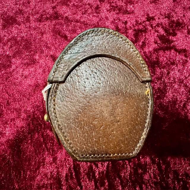 Ref: 5591 - WW1 Jewry Roll of Honour Officer Compass Named to Officer and Regiment.